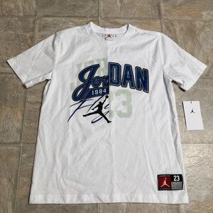 Air Jordan Flight Crewneck Tshirt Boys Size Medium White 95F224-001 NWT